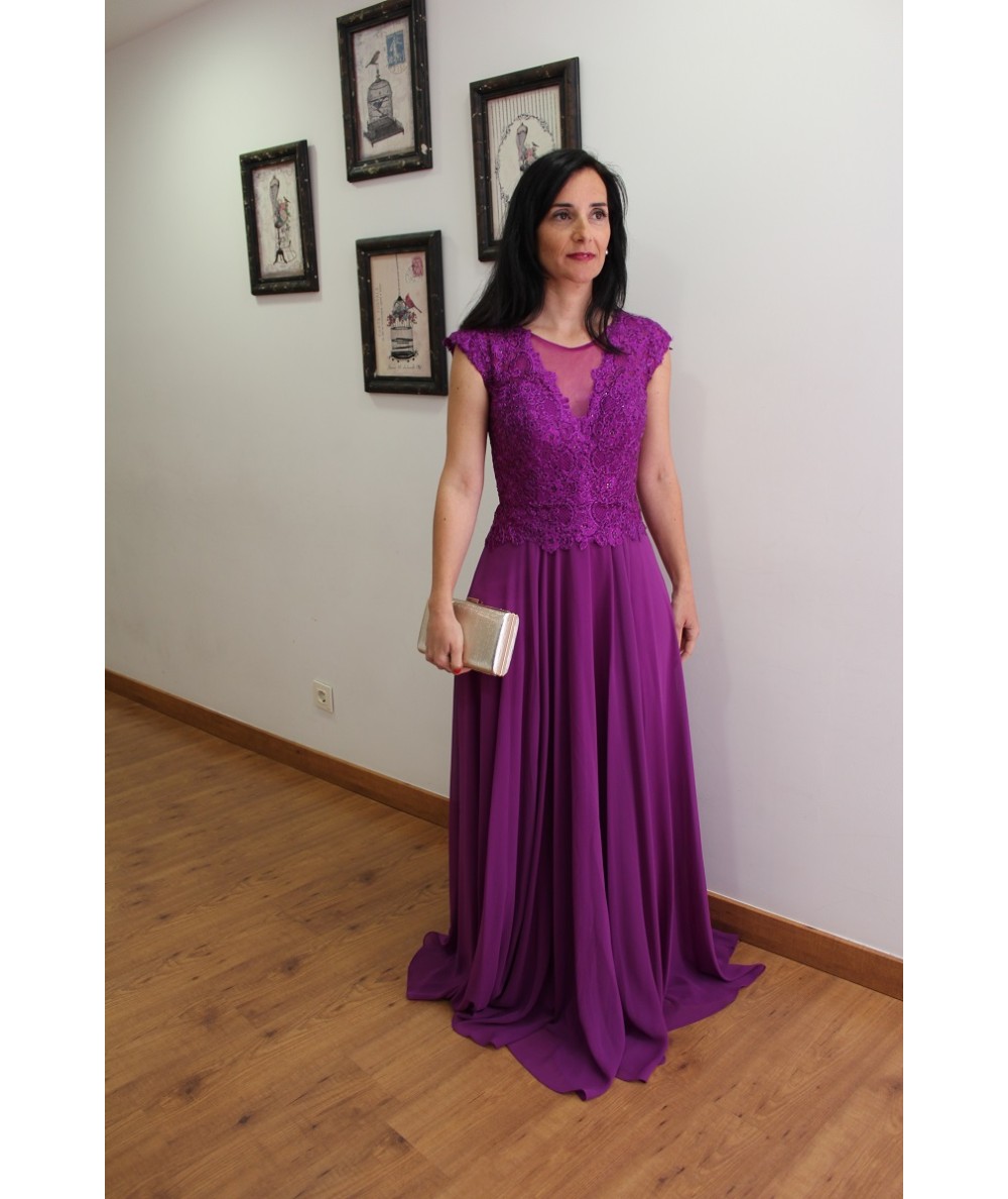 Vestido largo de Carla Ruiz  de pedrería Buganvilia